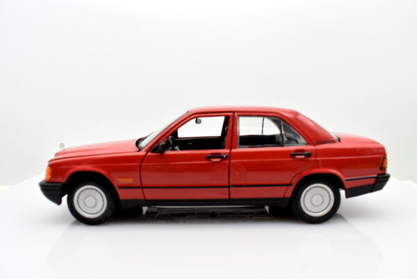Modellino auto Mercedes 190E scala 1/24 diecast modellismo collezione statico - Image 6
