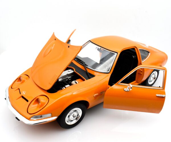 Modellino auto scala 1:24 Opel GT 1900 modellismo statico da collezione - Image 2