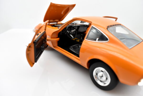 Modellino auto scala 1:24 Opel GT 1900 modellismo statico da collezione - Image 4