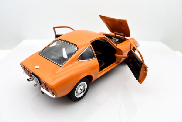 Modellino auto scala 1:24 Opel GT 1900 modellismo statico da collezione - Image 6