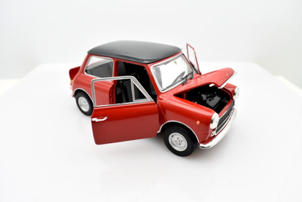 Modellino auto scala 1:24 Innocenti Mini Cooper MK3 1300 modellismo statico da collezione - Image 5