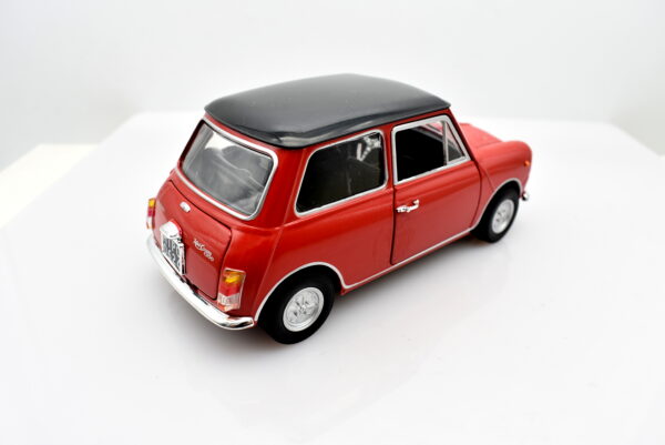Modellino auto scala 1:24 Innocenti Mini Cooper MK3 1300 modellismo statico da collezione - Image 7