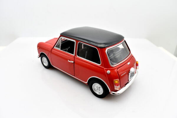 Modellino auto scala 1:24 Innocenti Mini Cooper MK3 1300 modellismo statico da collezione - Image 8