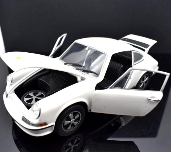 Modellino auto scala 1:24 Porsche 911 S 2.4 modellismo statico da collezione - Image 2