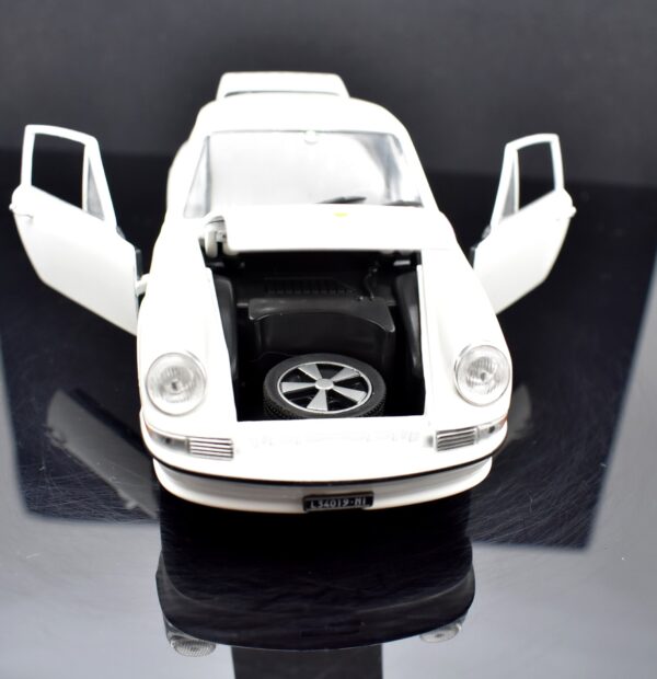 Modellino auto scala 1:24 Porsche 911 S 2.4 modellismo statico da collezione - Image 5