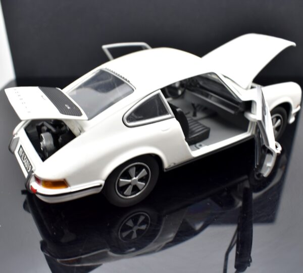 Modellino auto scala 1:24 Porsche 911 S 2.4 modellismo statico da collezione - Image 7