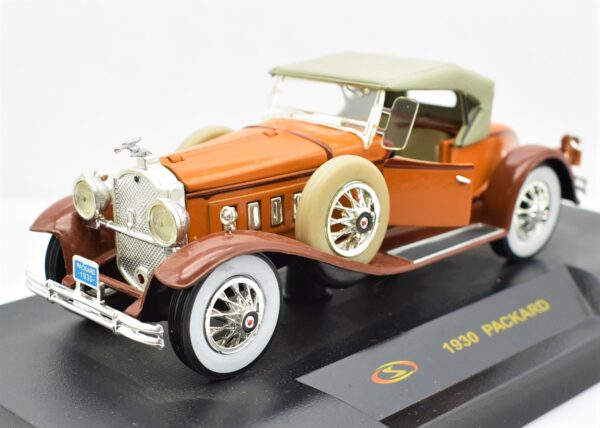 Modellino auto Packard scala 1:32 diecast modellismo collezione epoca solido