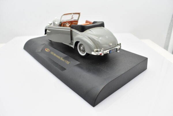 Modellino auto Mercedes Benz 170S scala 1:32 diecast modellismo collezione epoca solido - Image 3