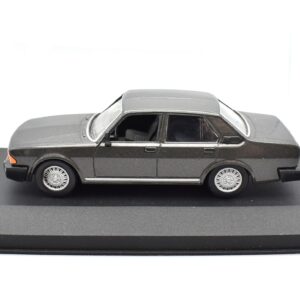 Modellino auto Alfa Romeo Alfa 6 scala 1:43 modellismo norev collezione diecast