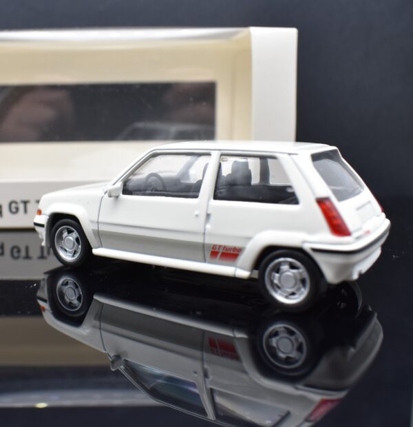 Modellino auto scala 1:43 Norev RENAULT SUPERCINQUE GT TURBO PHASE II 1988 - Image 2