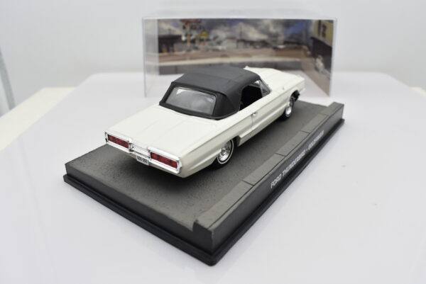 Modellini auto dei film 007 James Bond scala 1:43 FORD THUNDERBIRD collezione - Image 3