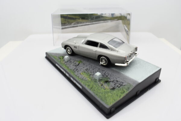 Modellini auto dei film 007 James Bond scala 1:43 ASTON MARTIN DB5 collezione - Image 4