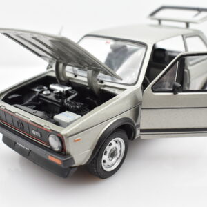 Modellino auto Volkswagen Golf GTI scala 1:24 diecast modellismo statico da collezione