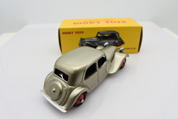 Modellino auto dinky toys 1:43 Citroen Traction 11 BL de agostini collezione - Image 5