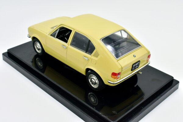 Modellino auto ALFA ROMEO ALFASUD scala 1:24 diecast modellismo collezione - Image 3
