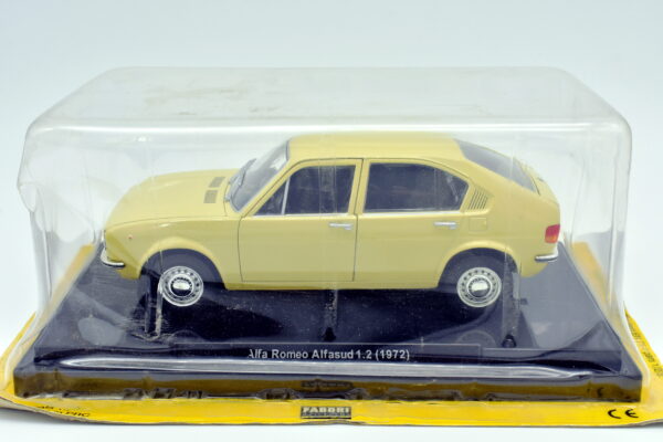 Modellino auto ALFA ROMEO ALFASUD scala 1:24 diecast modellismo collezione - Image 4