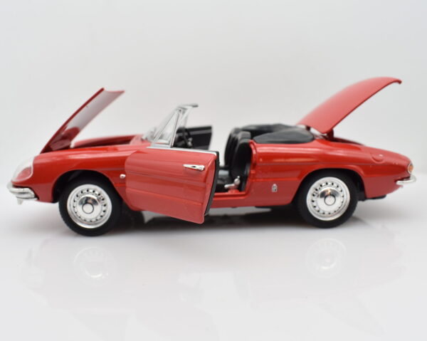 Modellino auto ALFA ROMEO 1600 SPIDER DUETTO scala 1:24 diecast modellismo da collezione