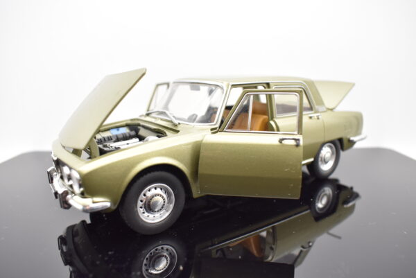 Modellino auto ALFA ROMEO 1750 scala 1:24 diecast modellismo da collezione - Image 4
