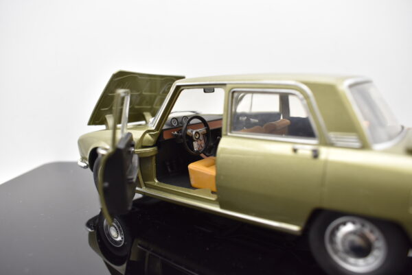 Modellino auto ALFA ROMEO 1750 scala 1:24 diecast modellismo da collezione - Image 2