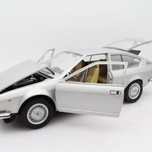Modellino auto ALFA ROMEO ALFETTA GT scala 1:24 diecast modellismo da collezione
