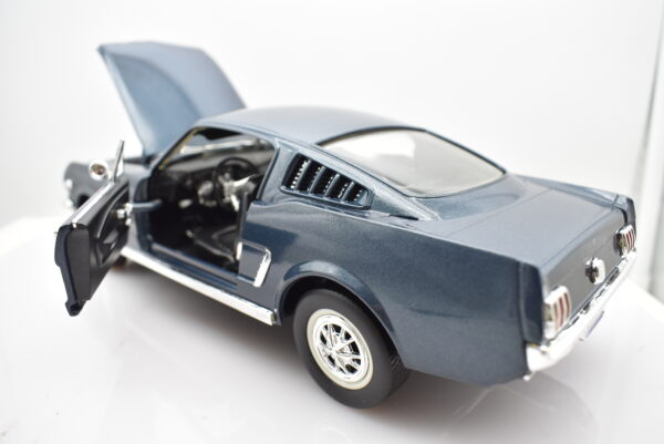 Modellino auto scala 1:18 FORD MUSTANG diecast modellismo da collezione - Image 3