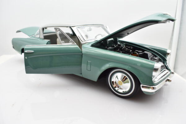Modellino auto scala 1:18 STUDEBAKER STARLINER diecast modellismo da collezione - Image 3