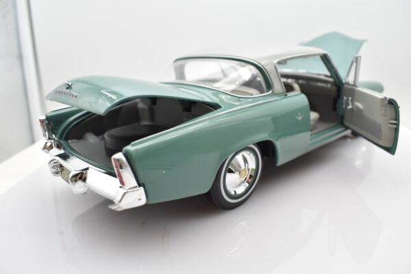 Modellino auto scala 1:18 STUDEBAKER STARLINER diecast modellismo da collezione - Image 4
