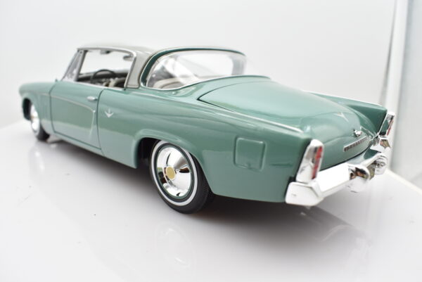 Modellino auto scala 1:18 STUDEBAKER STARLINER diecast modellismo da collezione - Image 8
