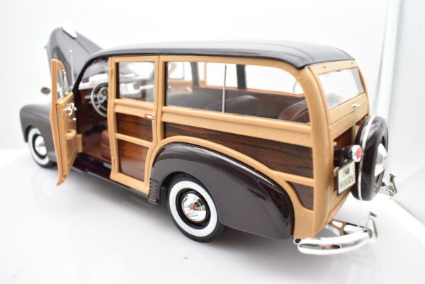 Modellino auto scala 1:18 CHEVY FLEETMASTER diecast modellismo da collezione - Image 4