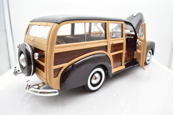 Modellino auto scala 1:18 CHEVY FLEETMASTER diecast modellismo da collezione - Image 6