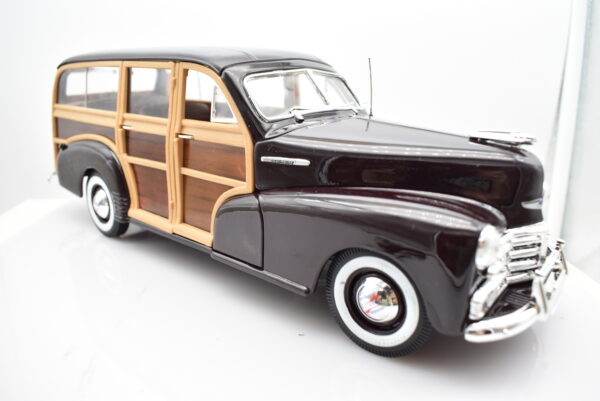 Modellino auto scala 1:18 CHEVY FLEETMASTER diecast modellismo da collezione - Image 7