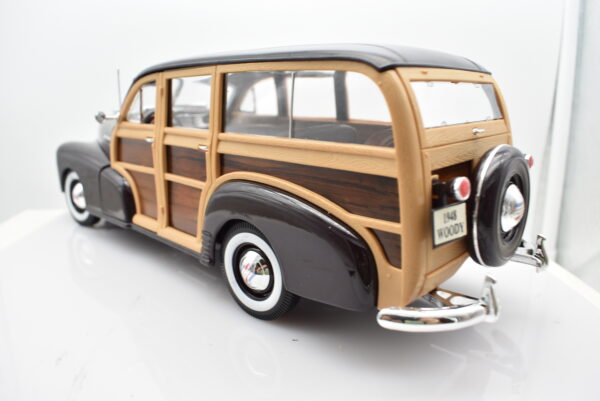 Modellino auto scala 1:18 CHEVY FLEETMASTER diecast modellismo da collezione - Image 8