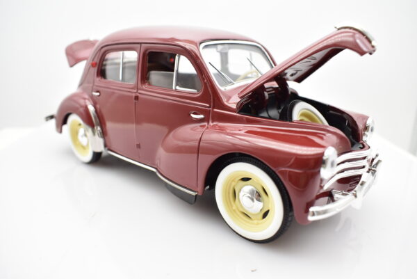Modellino auto scala 1:18 RENAULT 4 CV diecast modellismo da collezione - Image 4