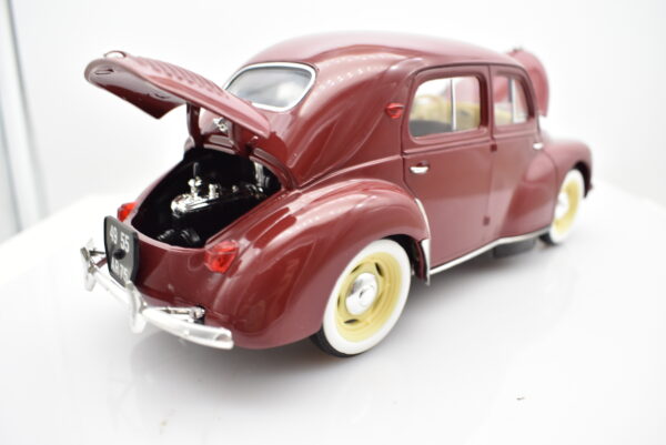 Modellino auto scala 1:18 RENAULT 4 CV diecast modellismo da collezione - Image 5