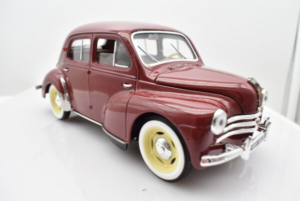 Modellino auto scala 1:18 RENAULT 4 CV diecast modellismo da collezione - Image 7