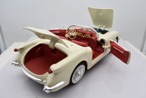 Modellino auto scala 1:18 CHEVROLET CORVETTE diecast modellismo da collezione - Image 4