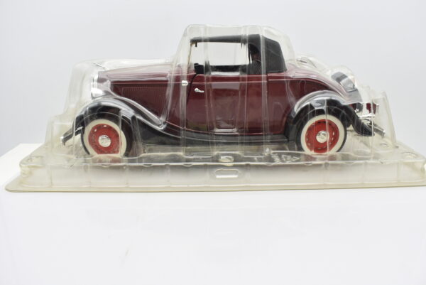 Modellino auto scala 1:18 FORD V8 diecast modellismo da collezione - Image 2