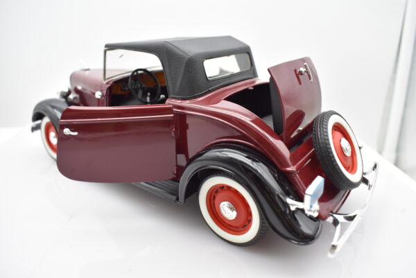 Modellino auto scala 1:18 FORD V8 diecast modellismo da collezione - Image 3