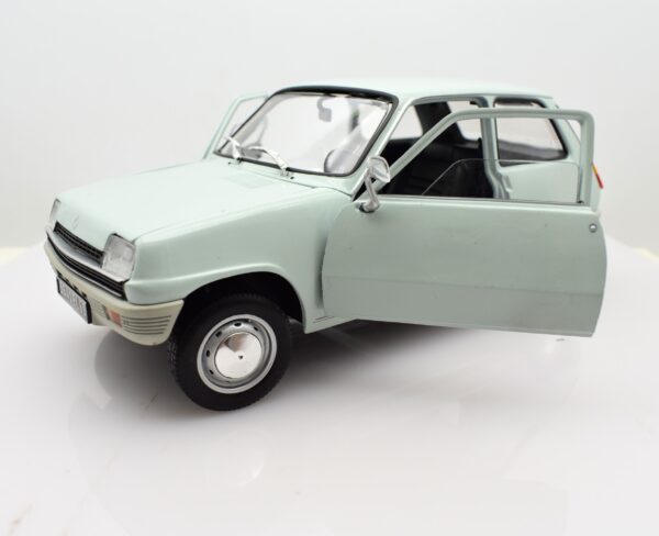 Modellino auto scala 1:18 RENAULT 5 diecast modellismo da collezione