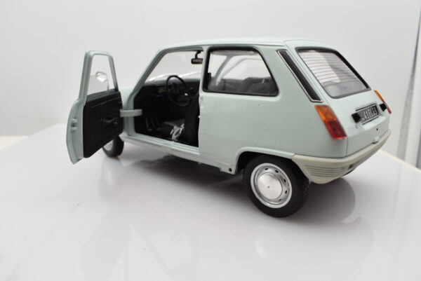 Modellino auto scala 1:18 RENAULT 5 diecast modellismo da collezione - Image 2