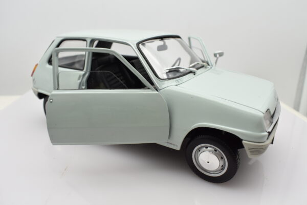 Modellino auto scala 1:18 RENAULT 5 diecast modellismo da collezione - Image 3