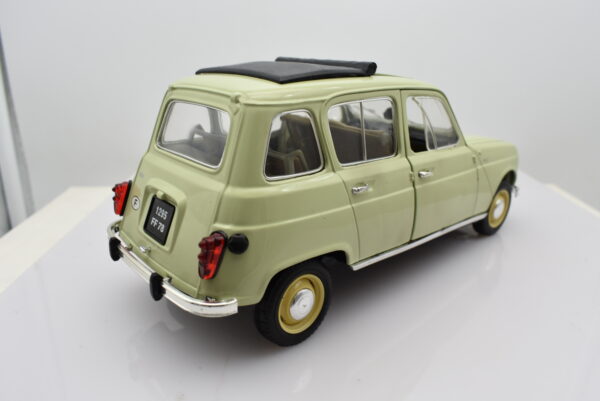 Modellino auto scala 1:18 RENAULT 4 L diecast modellismo da collezione - Image 7