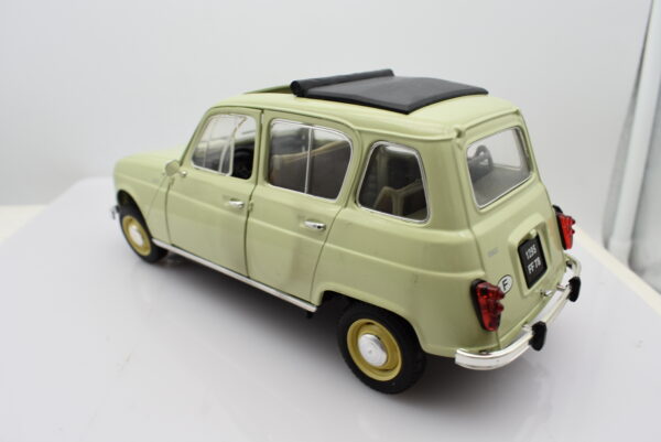 Modellino auto scala 1:18 RENAULT 4 L diecast modellismo da collezione - Image 9