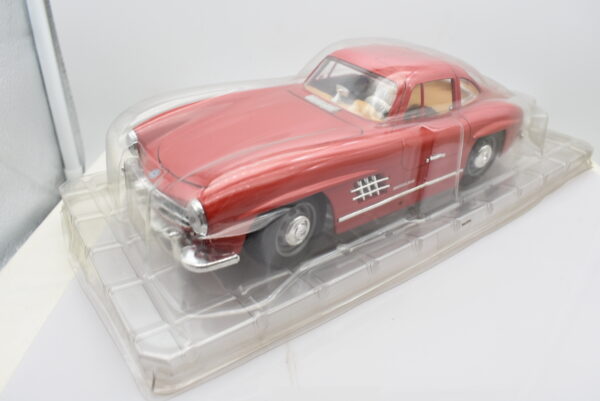Modellino auto scala 1:18 MERCEDES BENZ 300 SL diecast modellismo da collezione - Image 8