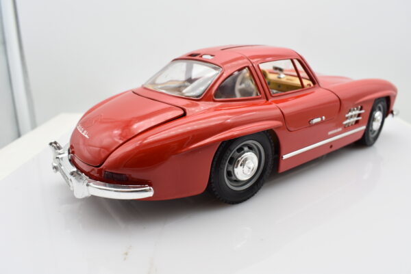 Modellino auto scala 1:18 MERCEDES BENZ 300 SL diecast modellismo da collezione - Image 5