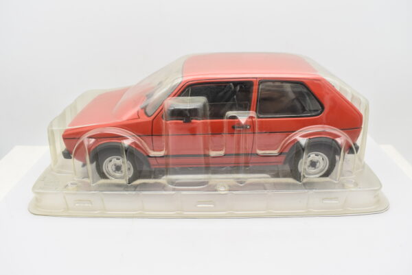 Modellino auto scala 1:18 VW GOLF GTE diecast modellismo da collezione - Image 2