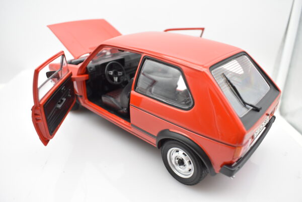 Modellino auto scala 1:18 VW GOLF GTE diecast modellismo da collezione - Image 3