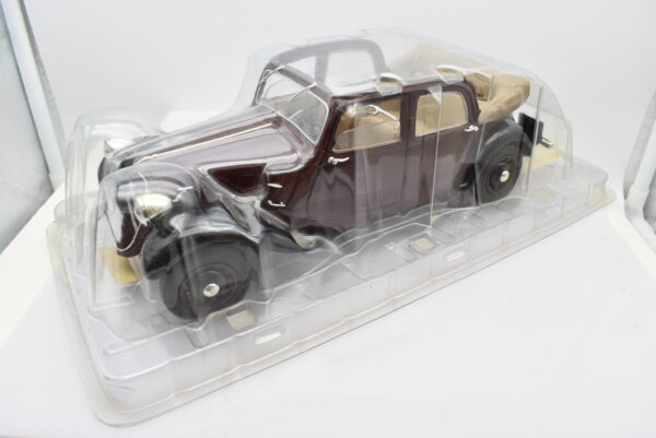 Modellino auto scala 1:18 CITROEN TRACTION TYPE 11 B diecast modellismo da collezione - Image 2