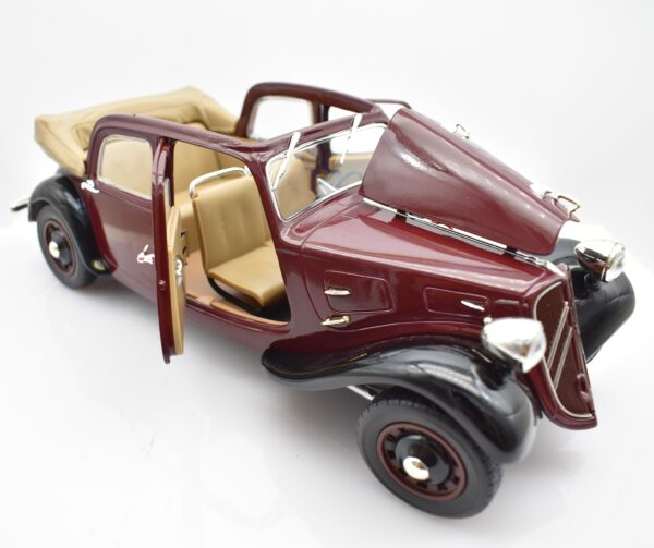 Modellino auto scala 1:18 CITROEN TRACTION TYPE 11 B diecast modellismo da collezione