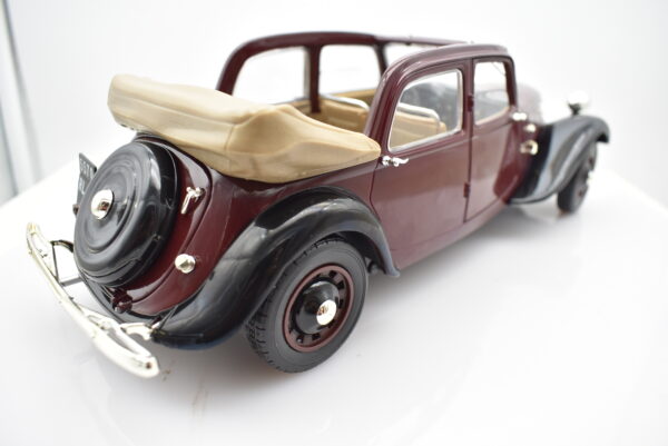 Modellino auto scala 1:18 CITROEN TRACTION TYPE 11 B diecast modellismo da collezione - Image 6